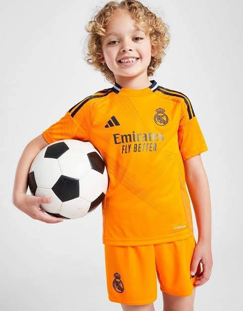 Kit Infantil 24/25 Real Madrid Away (NÃO ACOMPANHA MEIA)