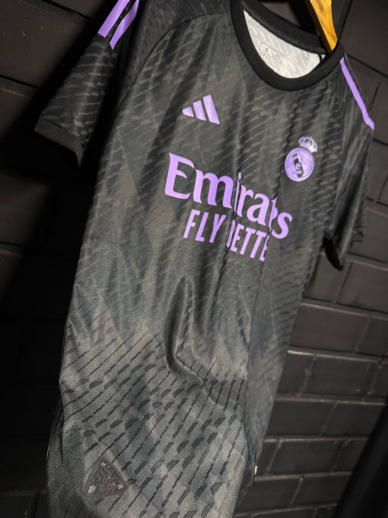 Camisa Real Madrid Edição Especial Player Preta/Lilas 24/25