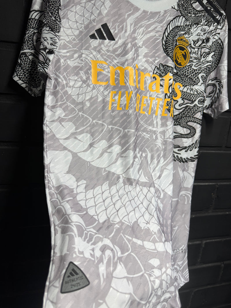 Camisa Real Madrid Edição Especial Dragon Player Branca/Amarelo 24/25