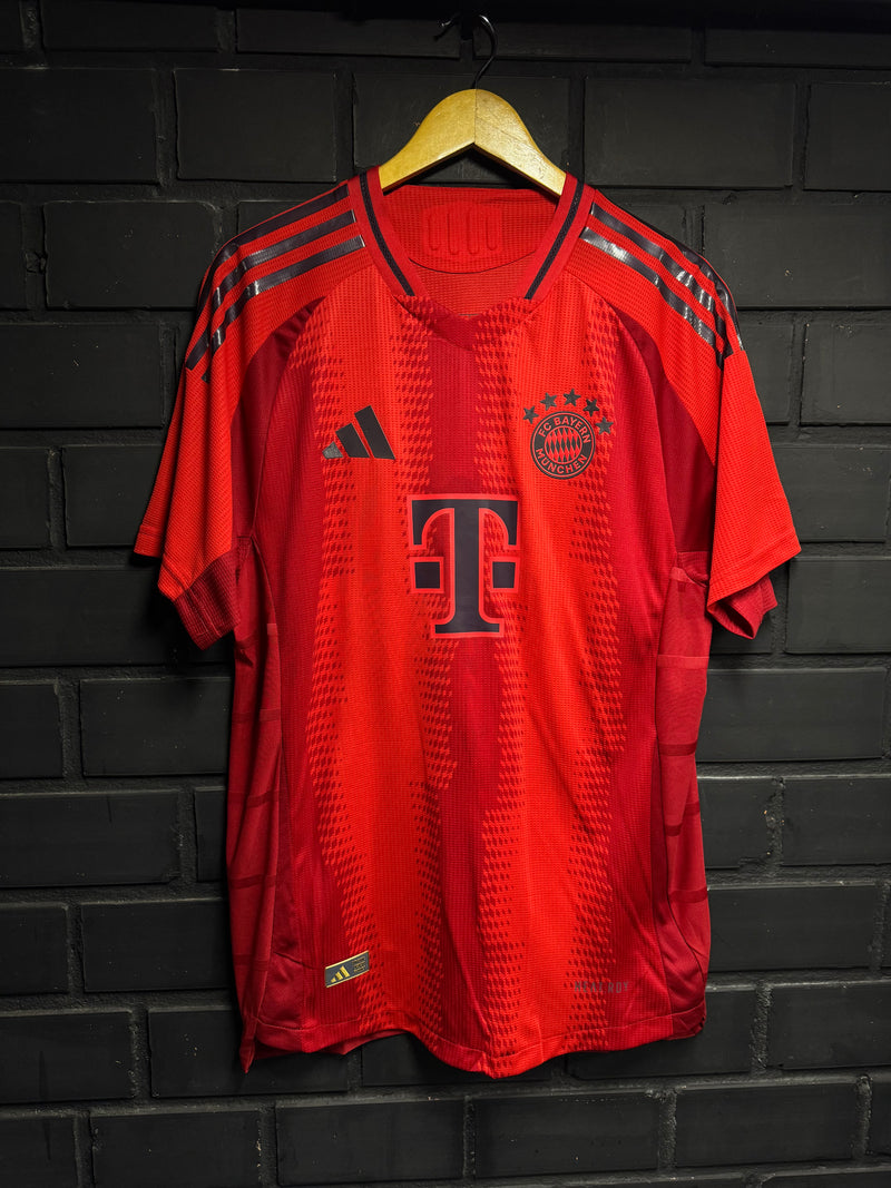 Camisa Bayern München Home Vermelha Player 24/25