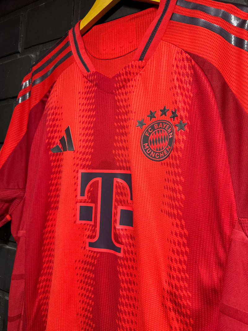 Camisa Bayern München Home Vermelha Player 24/25